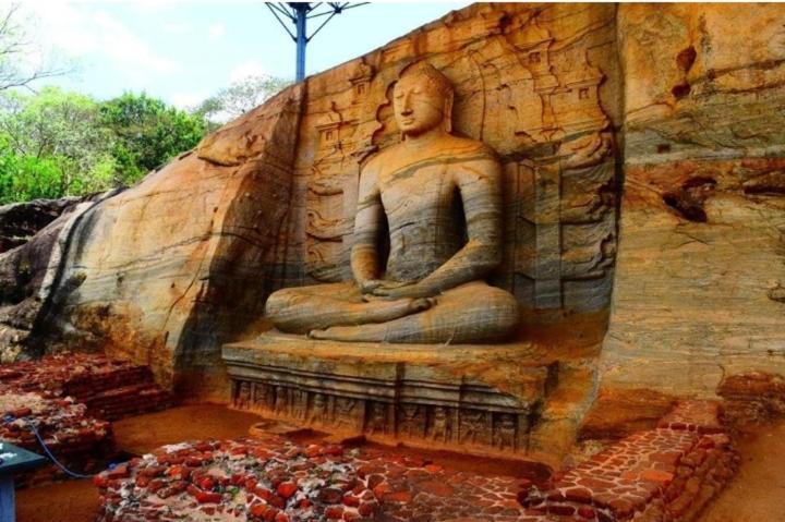 Arani Homestay Polonnaruwa Exteriör bild
