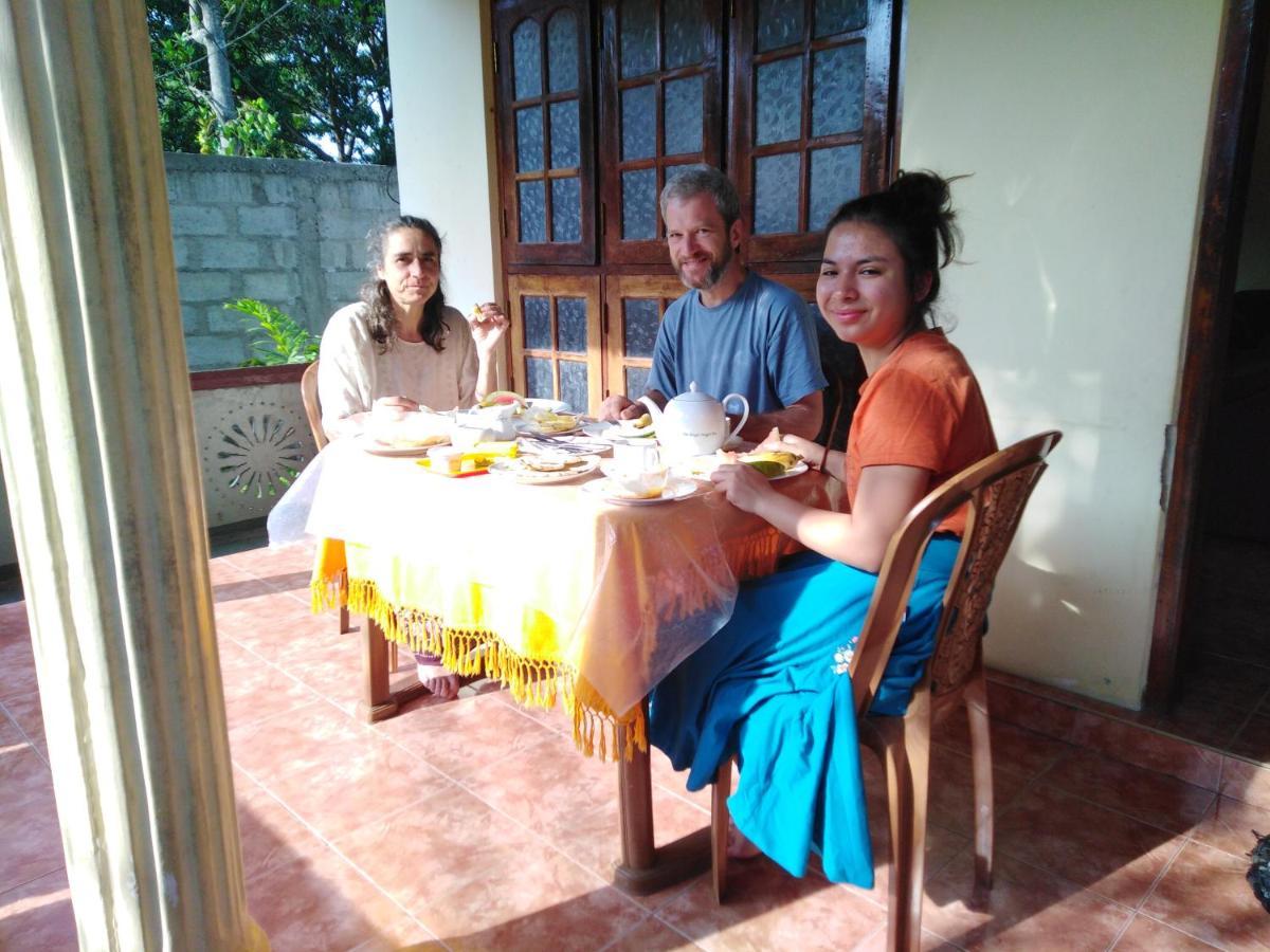 Arani Homestay Polonnaruwa Exteriör bild